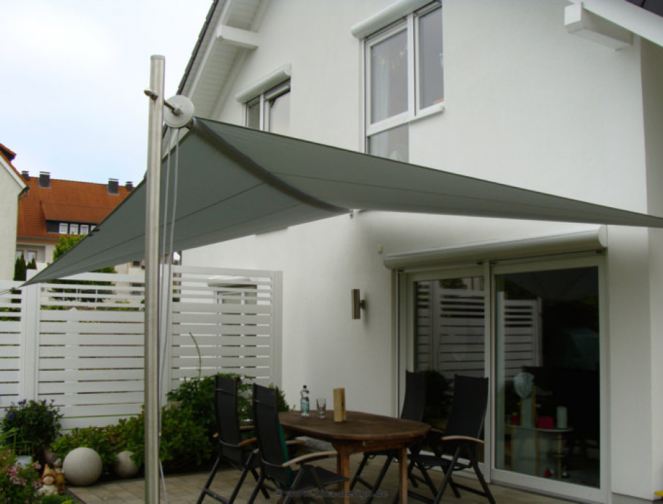 Wickede - Sonnensegel über Hausterrasse