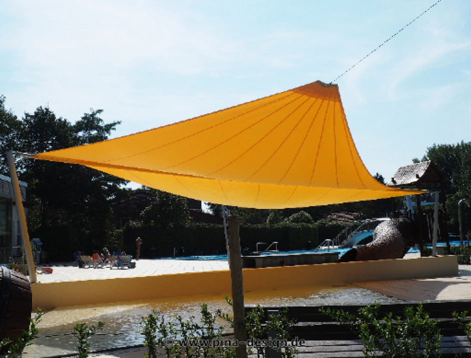 Burgdorf Freibad - Sonnensegel elektrisch über Schwimmbecken