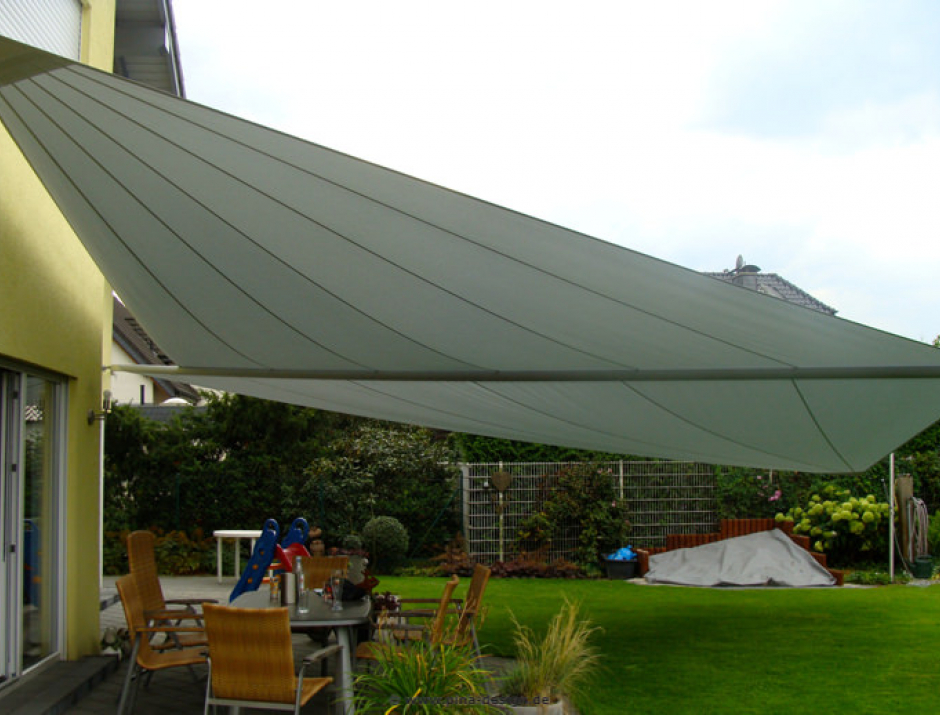 Wegberg bei Köln - Sonnensegel über Terrasse