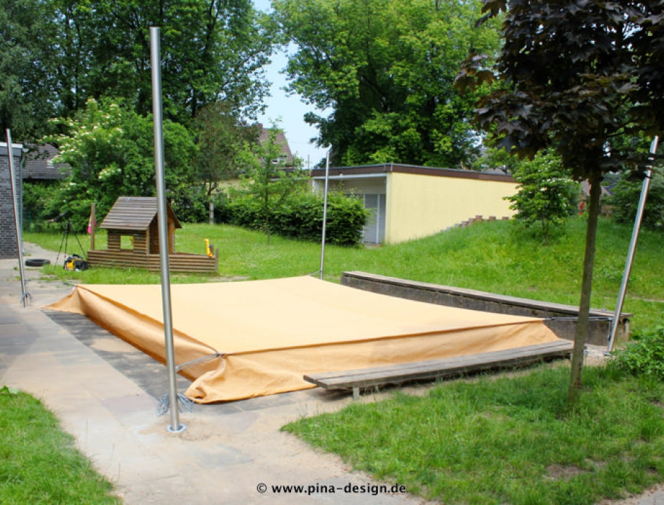 Sonnensegel Rittmo Wuppertal 4M I. Sonnensegel feststehend Wuppertal 4M I. in champagner über einen Sandkasten