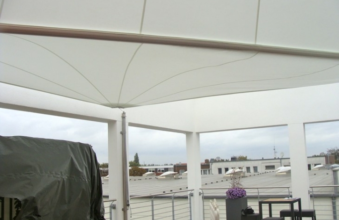 Sonnensegel aufrollbar in elektrisch als Dachterrassen Beschattung