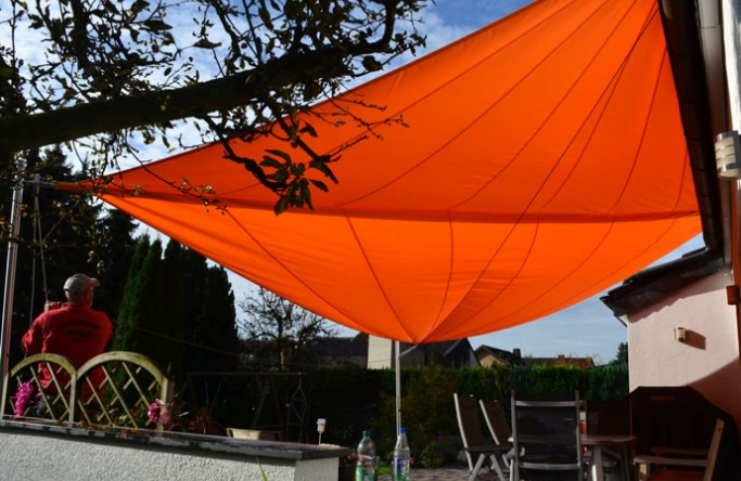 Geseke Sonnensegel über Terrasse 