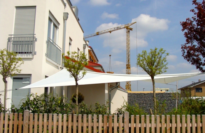 Köln - Sonnensegel über Terrasse alte Welle