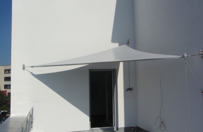 Ratingen - kleines Sonnensegel auf Balkon/ Dachterrasse