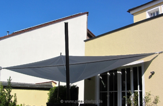 Sonnensegel – aufrollbar - in Bocholt in anthrazit über Terrasse