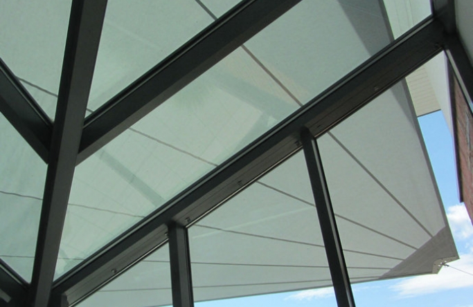 Unteransicht  Harsewinkel - Sonnensegel über Terrasse und Wintergarten