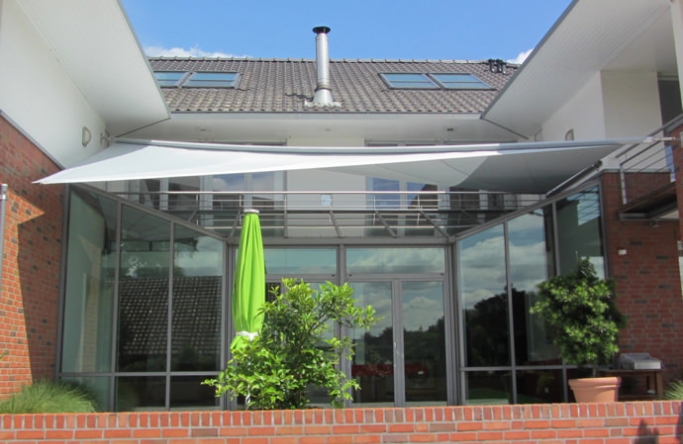 Harsewinkel - Sonnensegel über Terrasse und Wintergarten