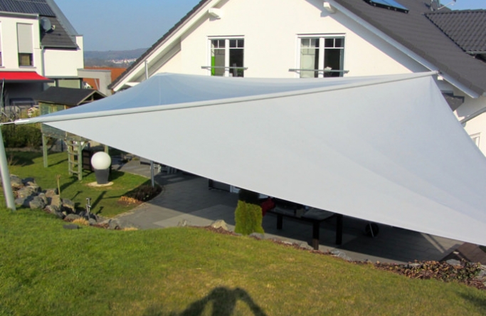 Kassel - Sonnensegel über Terrasse