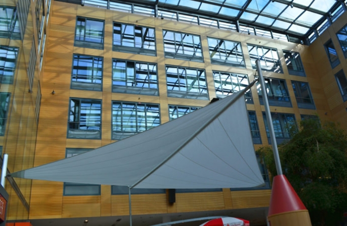 Hagen Sparkasse - 1. Sonnensegel als reiner Sonnenschutz