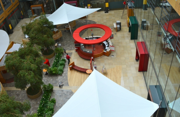 Hagen Sparkasse - 2 Sonnensegel als reiner Sonnenschutz