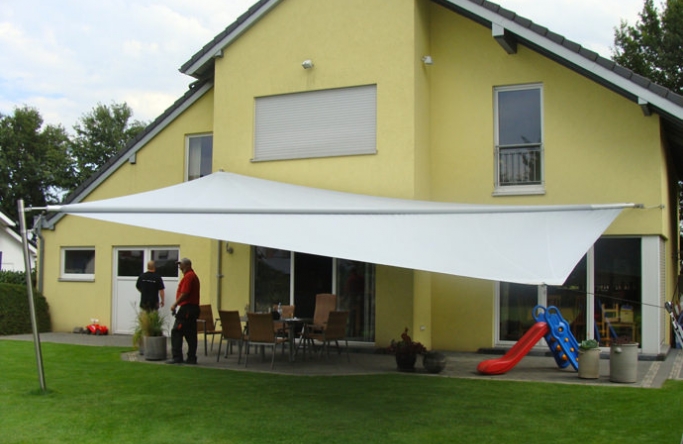 Wegberg bei Köln - Sonnensegel über Terrasse